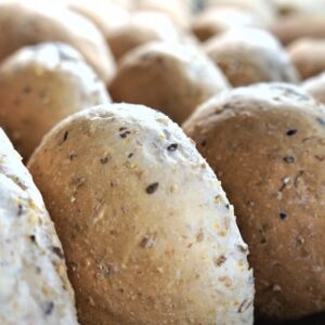 Multigrain Roll (Plain | Sesame Seeds)