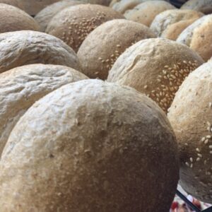 Wholemeal Roll (Plain | Sesame Seeds)